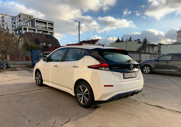 Nissan Leaf cena 64821 przebieg: 123000, rok produkcji 2018 z Bydgoszcz małe 596